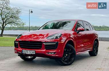 Внедорожник / Кроссовер Porsche Cayenne 2015 в Киеве