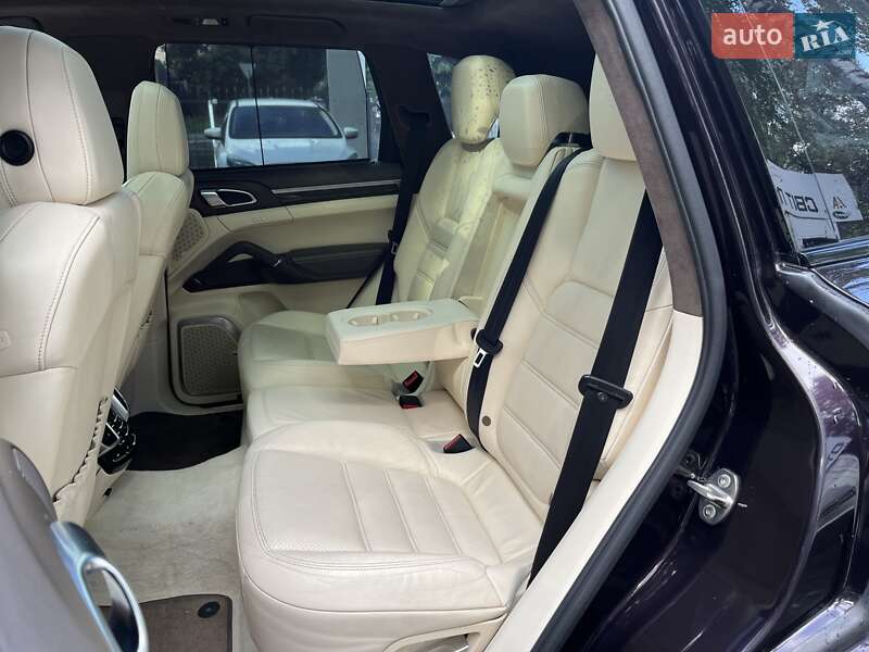 Позашляховик / Кросовер Porsche Cayenne 2011 в Харкові