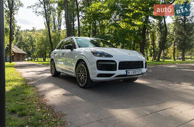 Внедорожник / Кроссовер Porsche Cayenne 2018 в 