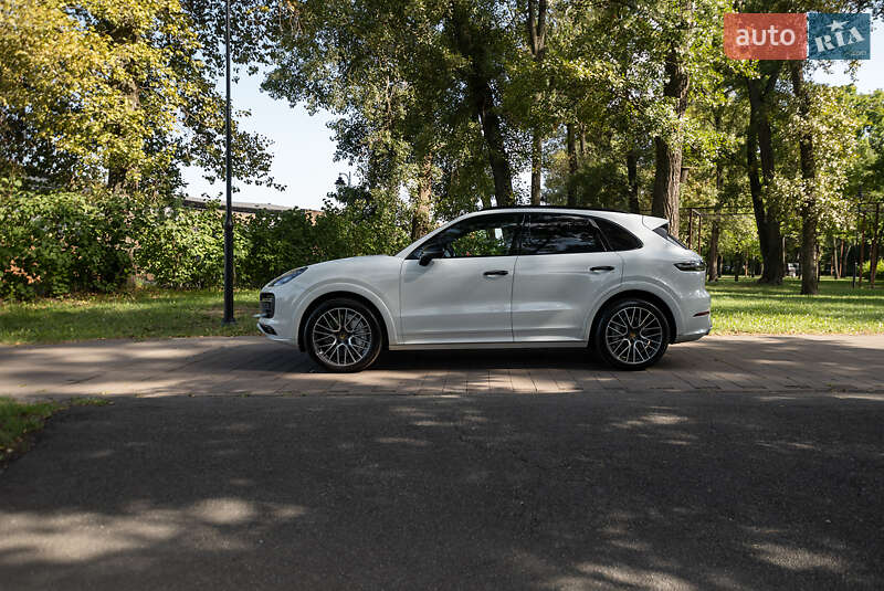 Позашляховик / Кросовер Porsche Cayenne 2018 в Києві