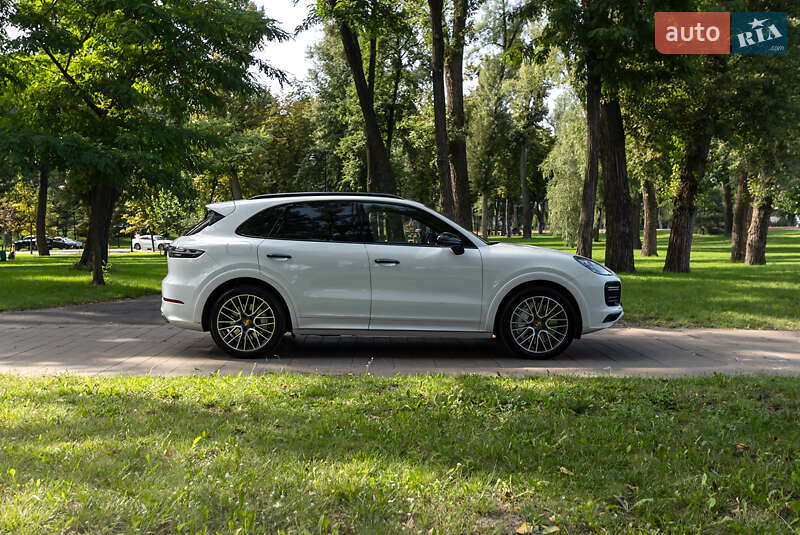 Позашляховик / Кросовер Porsche Cayenne 2018 в Києві