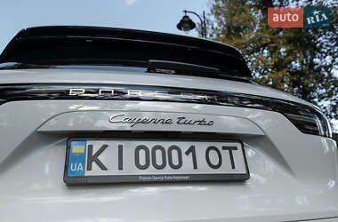 Внедорожник / Кроссовер Porsche Cayenne 2018 в 