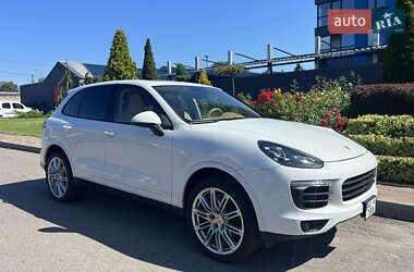 Позашляховик / Кросовер Porsche Cayenne 2016 в Дніпрі