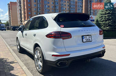 Внедорожник / Кроссовер Porsche Cayenne 2016 в 