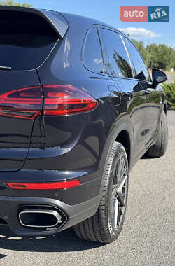 Внедорожник / Кроссовер Porsche Cayenne 2014 в 