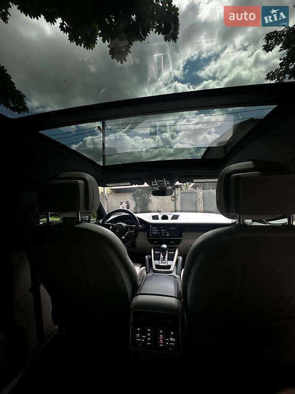 Позашляховик / Кросовер Porsche Cayenne 2019 в Львові