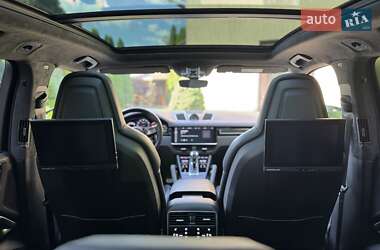 Внедорожник / Кроссовер Porsche Cayenne 2019 в 