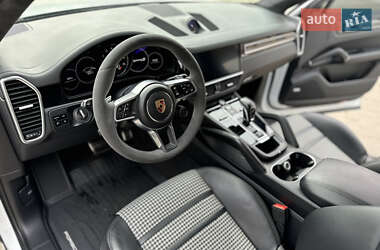 Внедорожник / Кроссовер Porsche Cayenne 2019 в 