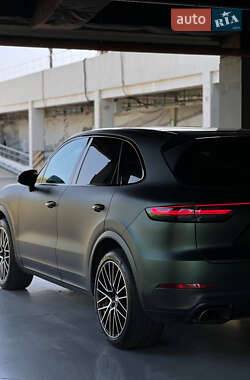 Внедорожник / Кроссовер Porsche Cayenne 2019 в 