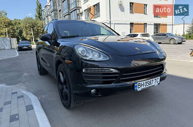 Позашляховик / Кросовер Porsche Cayenne 2011 в 