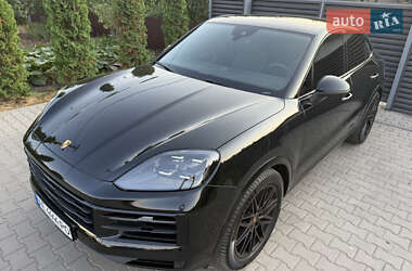 Внедорожник / Кроссовер Porsche Cayenne 2024 в 