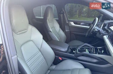 Внедорожник / Кроссовер Porsche Cayenne 2024 в 