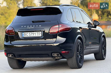 Внедорожник / Кроссовер Porsche Cayenne 2012 в 
