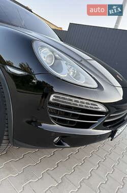 Внедорожник / Кроссовер Porsche Cayenne 2012 в 