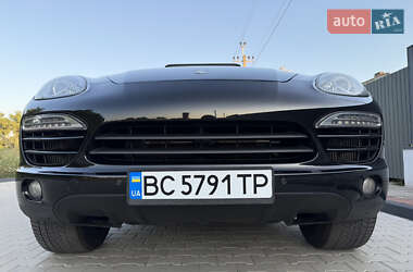 Внедорожник / Кроссовер Porsche Cayenne 2012 в 