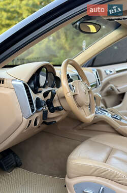 Внедорожник / Кроссовер Porsche Cayenne 2012 в 