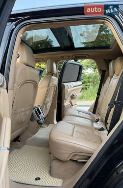 Внедорожник / Кроссовер Porsche Cayenne 2012 в 
