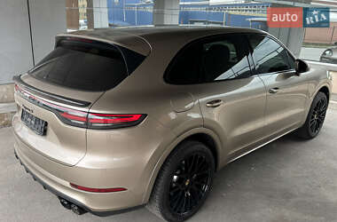 Позашляховик / Кросовер Porsche Cayenne 2018 в 