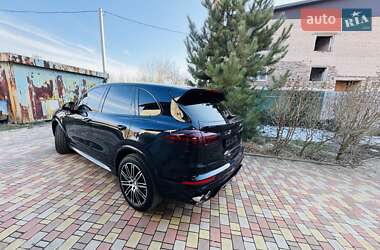 Внедорожник / Кроссовер Porsche Cayenne 2015 в 