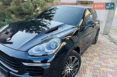 Внедорожник / Кроссовер Porsche Cayenne 2015 в 
