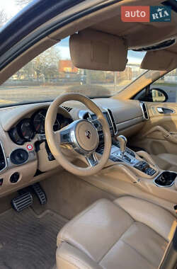 Внедорожник / Кроссовер Porsche Cayenne 2010 в 