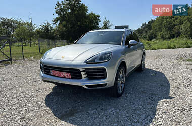 Позашляховик / Кросовер Porsche Cayenne 2019 в Новояворівську