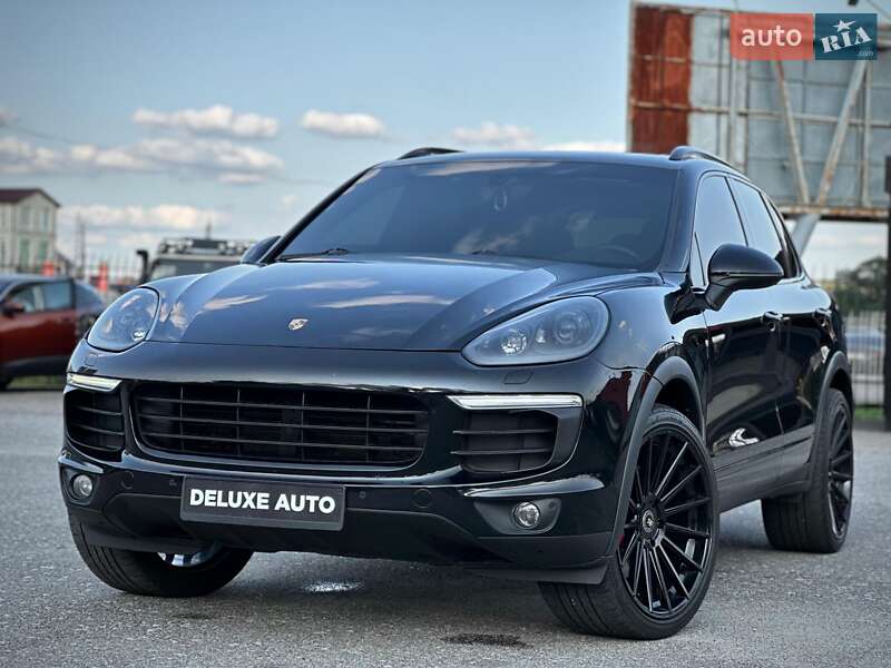 Внедорожник / Кроссовер Porsche Cayenne 2017 в 