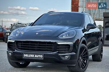 Внедорожник / Кроссовер Porsche Cayenne 2017 в 