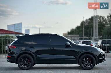 Внедорожник / Кроссовер Porsche Cayenne 2017 в 