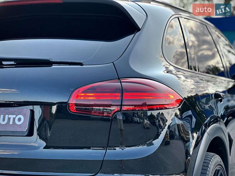 Позашляховик / Кросовер Porsche Cayenne 2017 в Києві