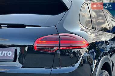 Внедорожник / Кроссовер Porsche Cayenne 2017 в 