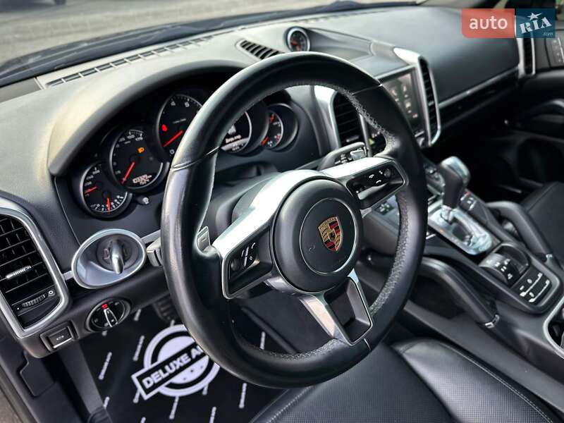 Позашляховик / Кросовер Porsche Cayenne 2017 в Києві