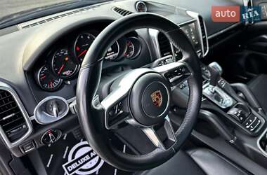 Внедорожник / Кроссовер Porsche Cayenne 2017 в 