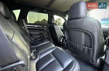 Внедорожник / Кроссовер Porsche Cayenne 2017 в 