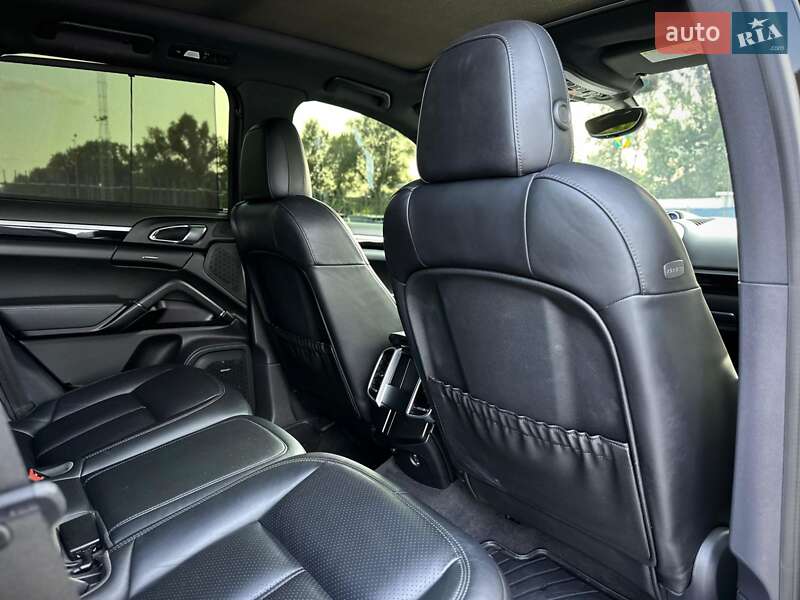Позашляховик / Кросовер Porsche Cayenne 2017 в Києві