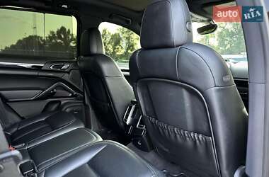 Внедорожник / Кроссовер Porsche Cayenne 2017 в 