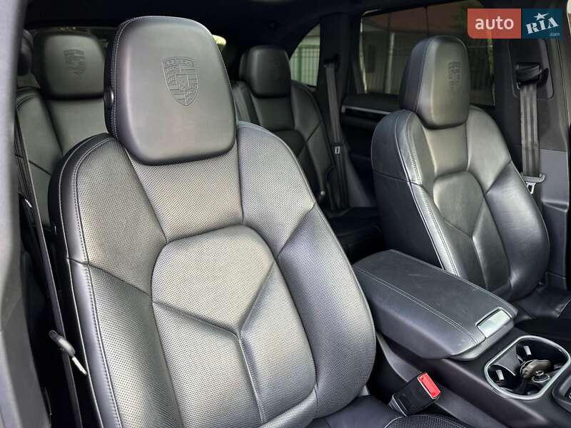 Позашляховик / Кросовер Porsche Cayenne 2017 в Києві