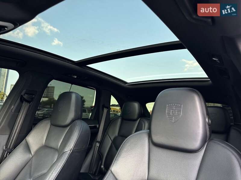 Позашляховик / Кросовер Porsche Cayenne 2017 в Києві