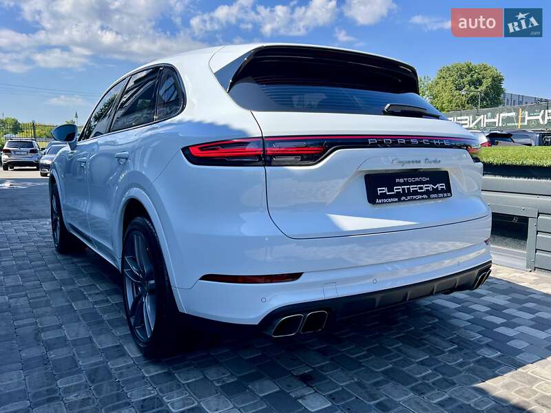 Внедорожник / Кроссовер Porsche Cayenne 2018 в Киеве