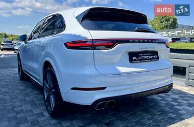 Внедорожник / Кроссовер Porsche Cayenne 2018 в 