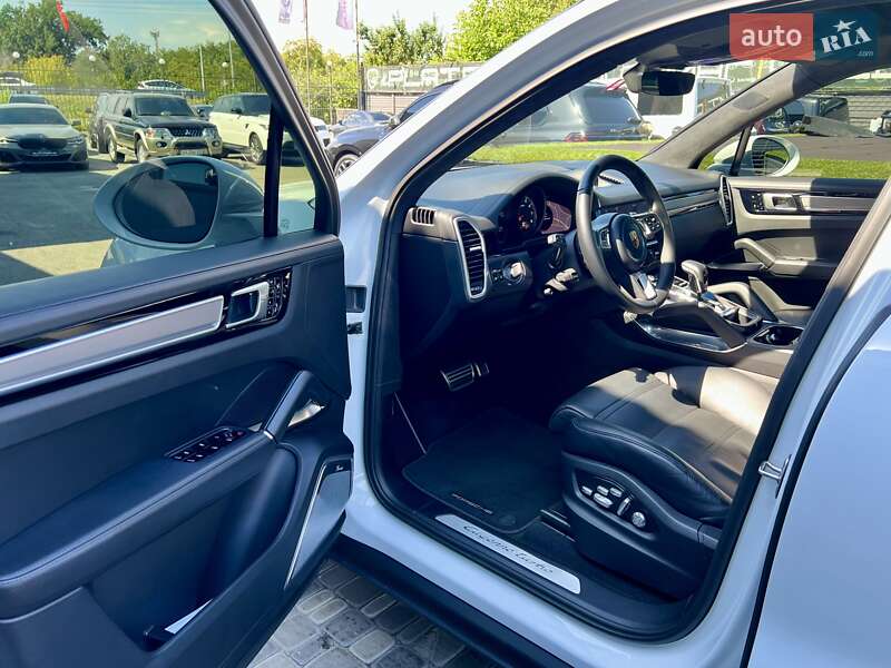 Внедорожник / Кроссовер Porsche Cayenne 2018 в Киеве