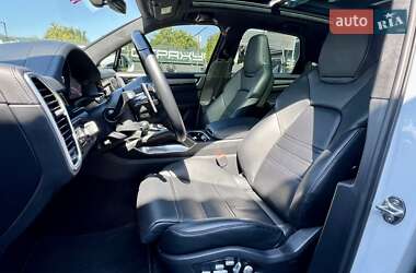 Внедорожник / Кроссовер Porsche Cayenne 2018 в 