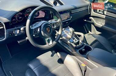 Внедорожник / Кроссовер Porsche Cayenne 2018 в 