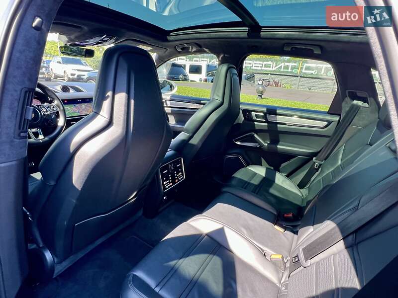 Внедорожник / Кроссовер Porsche Cayenne 2018 в Киеве