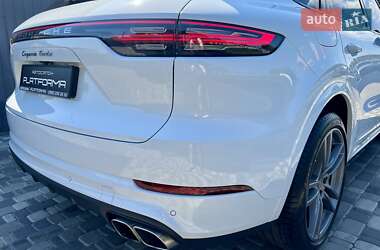 Внедорожник / Кроссовер Porsche Cayenne 2018 в 