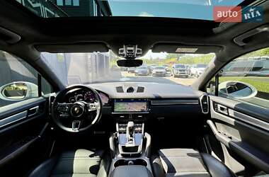 Внедорожник / Кроссовер Porsche Cayenne 2018 в 