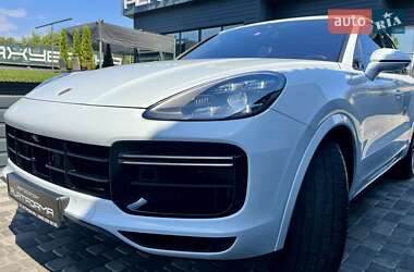 Внедорожник / Кроссовер Porsche Cayenne 2018 в 