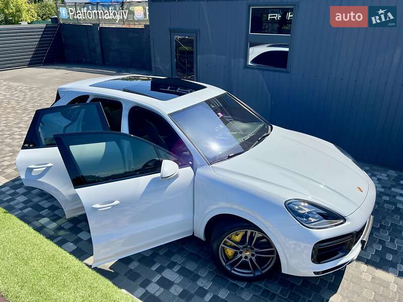 Внедорожник / Кроссовер Porsche Cayenne 2018 в Киеве