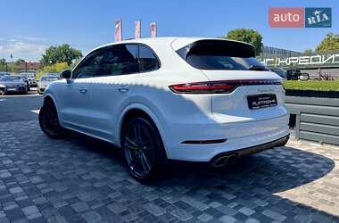 Внедорожник / Кроссовер Porsche Cayenne 2018 в 