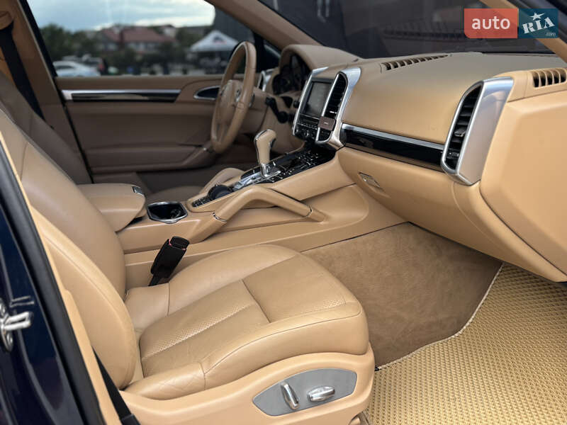 Внедорожник / Кроссовер Porsche Cayenne 2012 в Тернополе